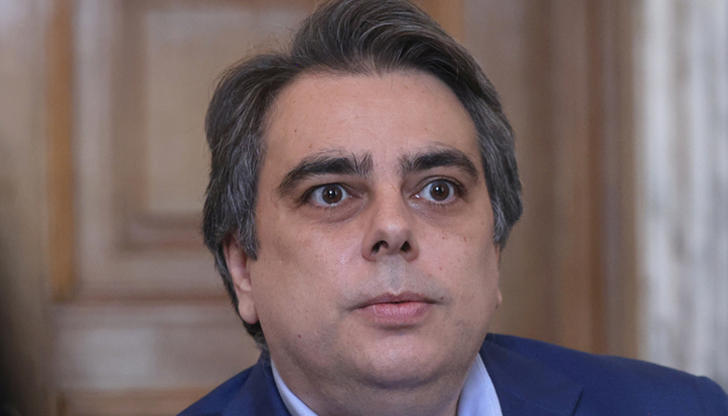Асен Василев: Сумите в банка ще се обърнат по сегашния
