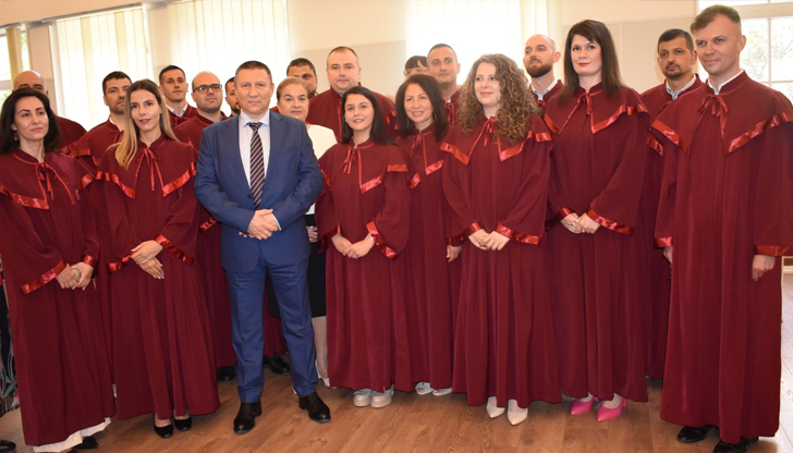 Бъдете справедливи, но не и милостиви към извършителите, посъветва ги