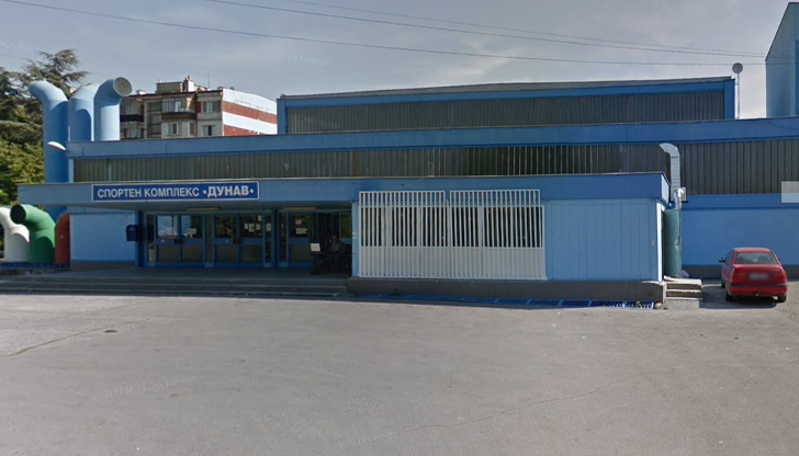 Осем минути и 40 секунди след началото мачът в зала