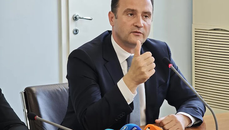 Министърът обясни как домакинствата ще виждат държавната помощ в сметкитеОт