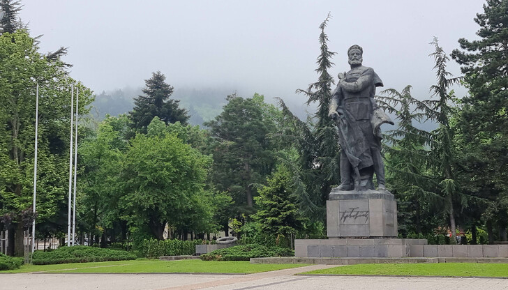 Сиренната система в цялата страна ще бъде задействана в 12:00