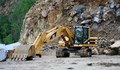 Тонове камъни затрупаха работник в Сърбия