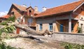 Ураган срина покриви и дървета в пазарджишко село