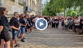 Семействата на жертвите протестират заради домашния арест на младежа в Разград