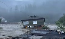 Опустошителни наводнения в Румъния