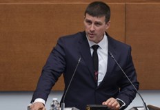 Словесна схватка между депутати от Величие и председателя на Народното