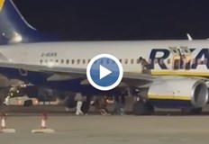 18 души са ранени шестима са откарани в болницаСамолет на