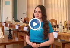 Златното момиче на шахмата сподели как успехите ѝ мотивират все