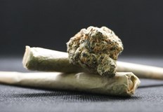 Задържаните са на възраст 19 37 и 40 годиниТрима мъже