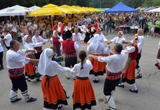 12 и Национален фолклорен фестивал Да се хванем на хорото на