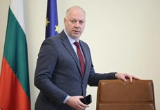Правителството подготвя становище срещу предложението на Румен РадевПремиерът Росен Желязков