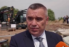 Министърът обяви 15 увеличение след протестите на работницитеСредствата за увеличение