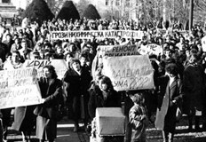 Андрей Луканов и Петре Роман подписаха протокол за спиране на