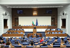 Със 130 гласа против и 54 за депутатите запазиха доверието