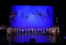 Повече от 50 деца и младежи излязоха на сцената с