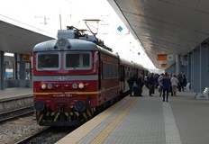 Пътниците ще се превозват с автобуси в четири периода от