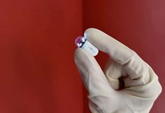 Пациентът просто поглъща една капсула с размери на таблетка която