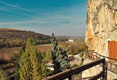 Над 140 скални обители от Средновековието се крият в каньоните