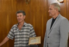 Светльо Тодоров получи плакет и благодарствен адрес за дългогодишната работа