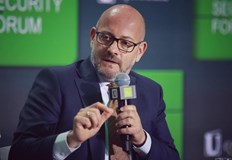 Евродепутатът предупреди че следващите жертви на Пеевски вероятно ще са