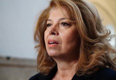 Вицепрезидентът критикува правителството за липса на позиции по важни въпросиВ