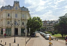 Изливането на бетон за нова жилищна сграда налага временното ограничениеУлица