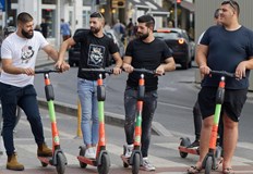 Каската и застраховката Гражданска отговорност стават задължителни за всичкиЕлектрическите тротинетки