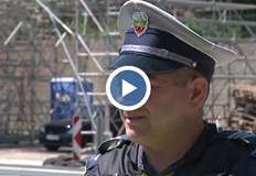 Инспекторите Цветелин Хубанов и Георги Жеков получават сигнал за закъсал