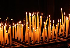 Православните вярващи отбелязват паметта на светците пострадали заради вярата си