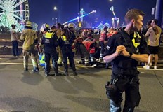 Фойерверк гръмнал прекалено ниско над тълпатаНай малко 19 души бяха ранени