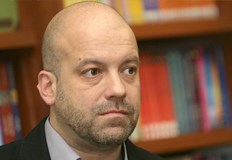 Сценаристът нарече депутатите случайници от Околовръстното Писателят и сценарист Иво Сиромахов