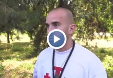 Четирима души с тупалки спряха огън който щеше да изгори