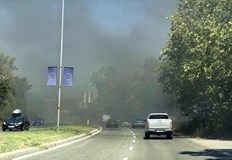 Гъст дим затруднява движениетоГолям пожар е избухнал и в района
