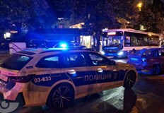 Младежът е в болница с фрактури след инцидент на спирка