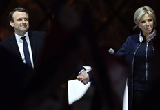 Френският президент настоява за обезщетение след твърдения че Брижит Макрон