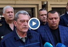 Хората стриктно да спазват указанията на полициятаВоеннослужещи от 24 авиационна