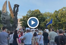 Граждани излязоха на площад Съединение срещу политическите репресииПловдив се присъедини