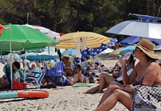 Пътуванията в чужбина през юни нарастват с над 10 процентаБлизо