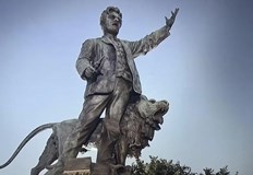 Премиерът произнесе реч на тържествения митинг заря в Карлово по случай