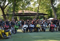 Над 120 мотористи от цялата страна участваха в зрелищно драг