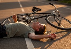 Двама души пострадаха при пътни инциденти в РусеДвама души са