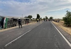 Двадесет и един души са ранени четирима в критично състояниеАвтобус