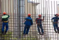 Повечето работници идват от Узбекистан Турция и КиргизстанПрез първите четири