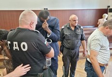 Жан Де Дю Мутеба поиска разпит с полиграф за да