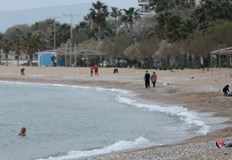 Тригодишно момиче намерено мъртво на плаж но никой не го