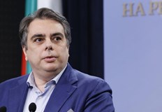 Асен Василев потвърди подкрепата за вчерашния вот и обяви работа