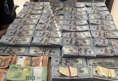 Двама българи пътували за Турция с недекларираните парични средстваМитническите служители