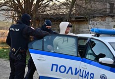 Тримата случайни минувачи попречиха на мъжа да открадне тротинетка и
