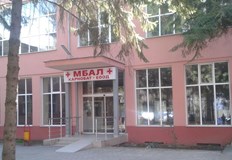 Момченцето падна от прозорец на втория етаж докато чакаше с