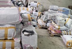 Хванаха турски камион с хиляди фалшиви маркови стокиГолямо количество от